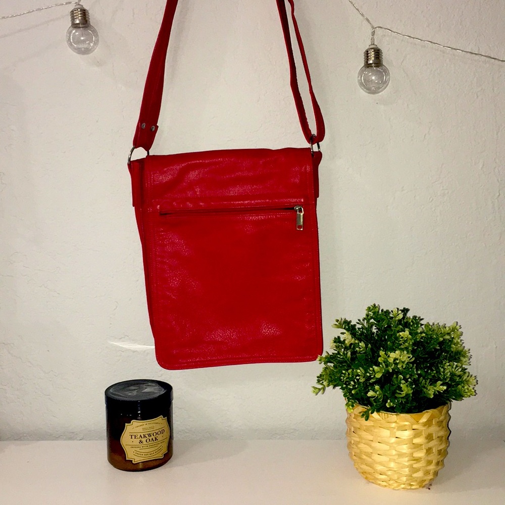 RED♥️LEATHER BAG✨